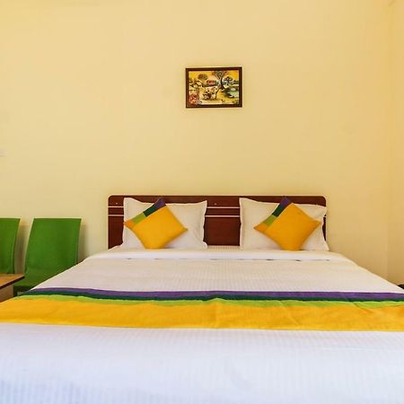 Itsy Hotels Riyas Grand Тирупати Екстериор снимка