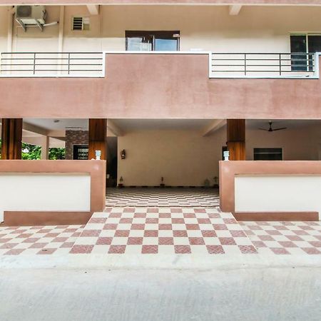 Itsy Hotels Riyas Grand Тирупати Екстериор снимка