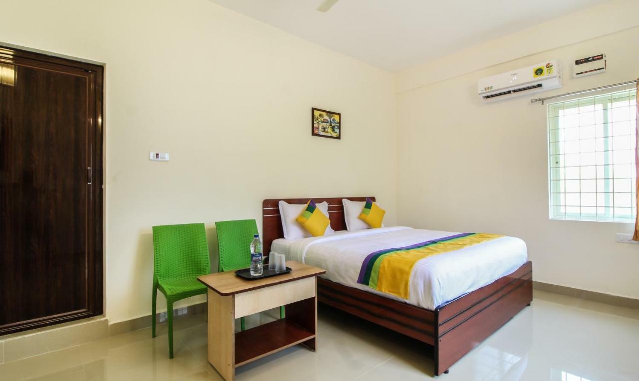 Itsy Hotels Riyas Grand Тирупати Екстериор снимка