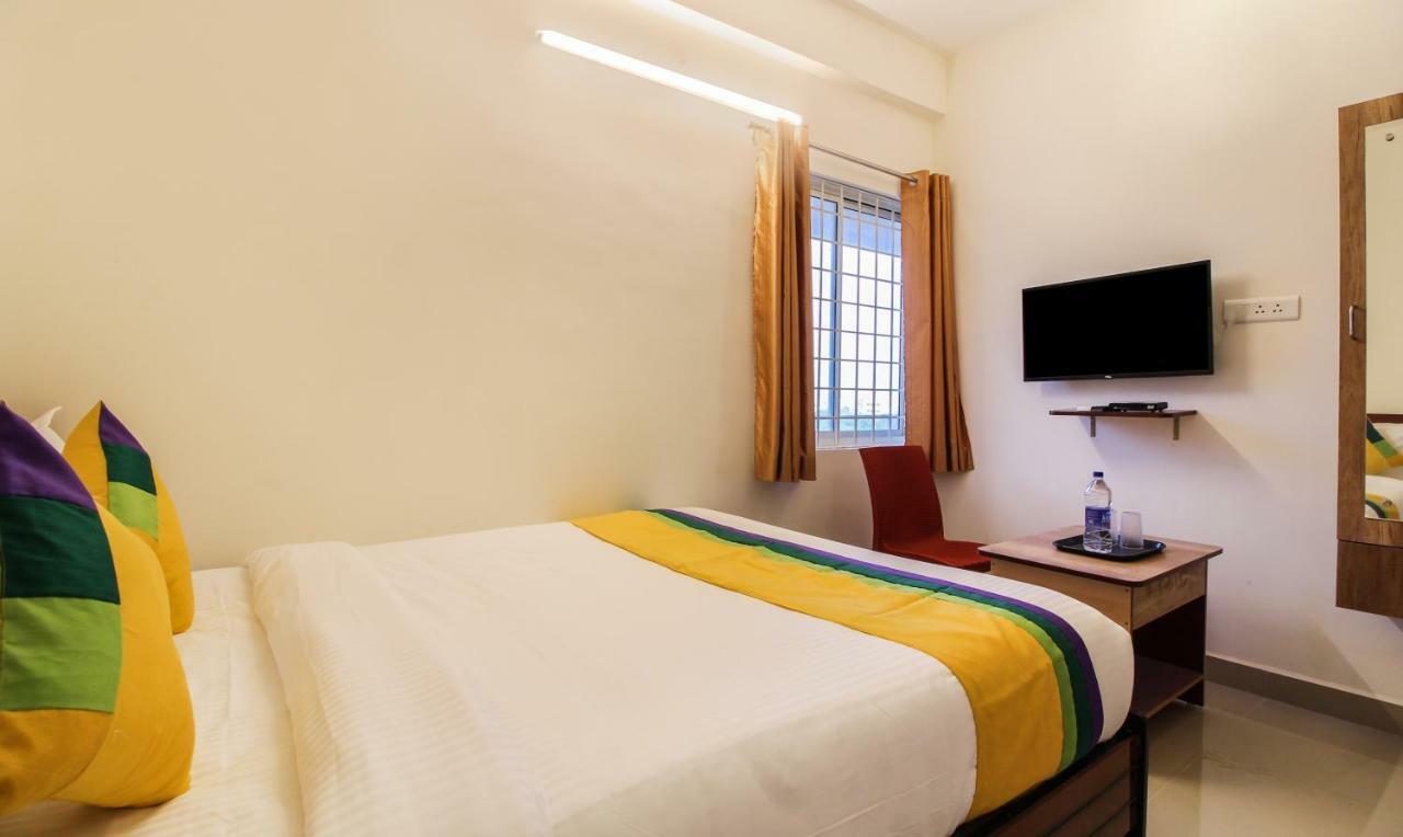 Itsy Hotels Riyas Grand Тирупати Екстериор снимка