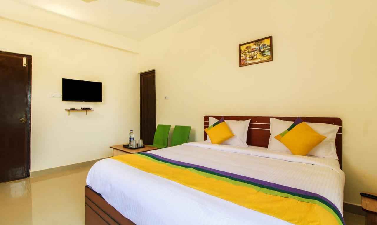 Itsy Hotels Riyas Grand Тирупати Екстериор снимка