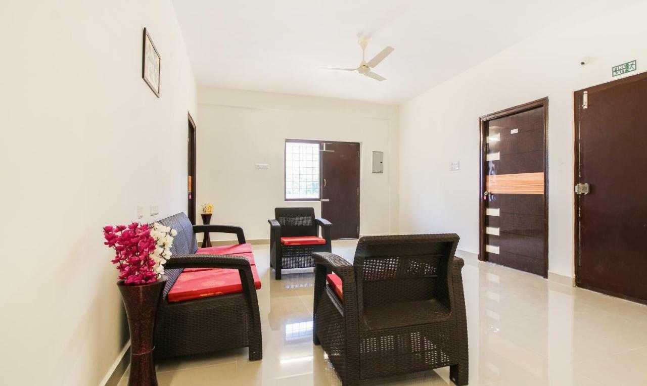 Itsy Hotels Riyas Grand Тирупати Екстериор снимка