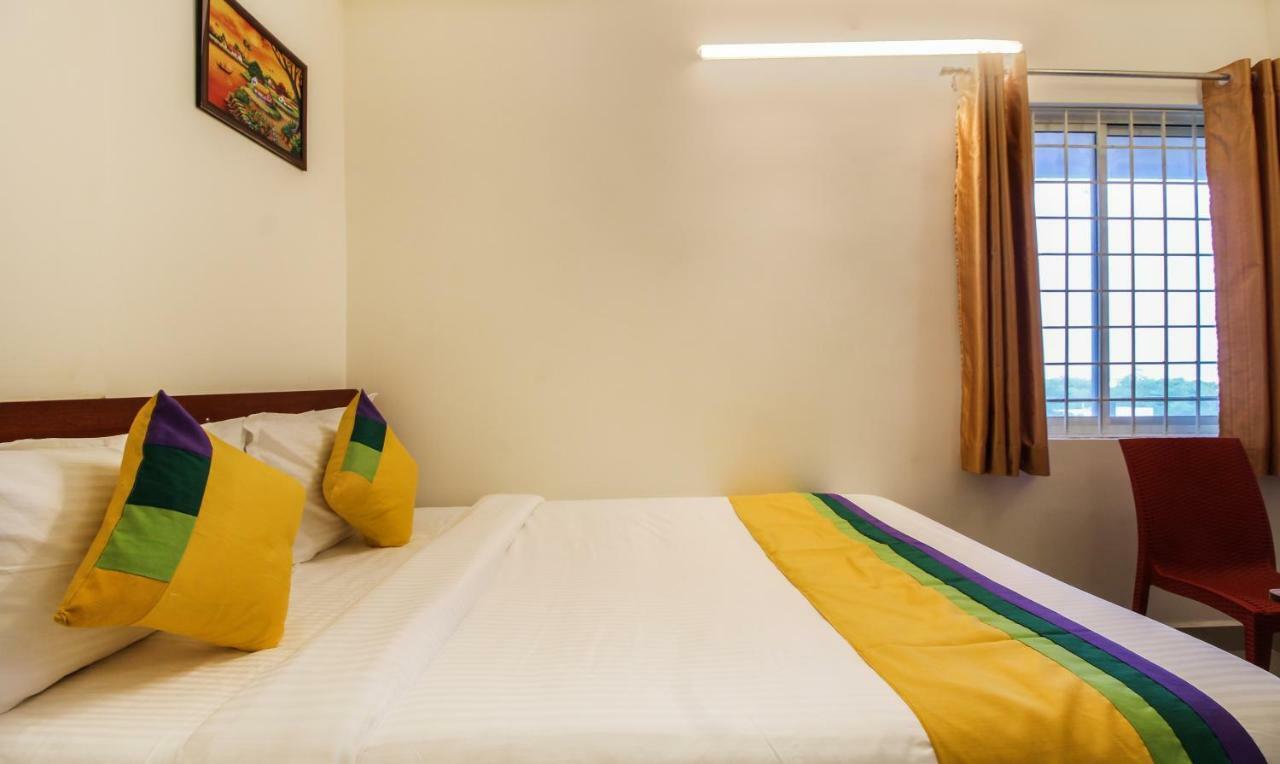 Itsy Hotels Riyas Grand Тирупати Екстериор снимка